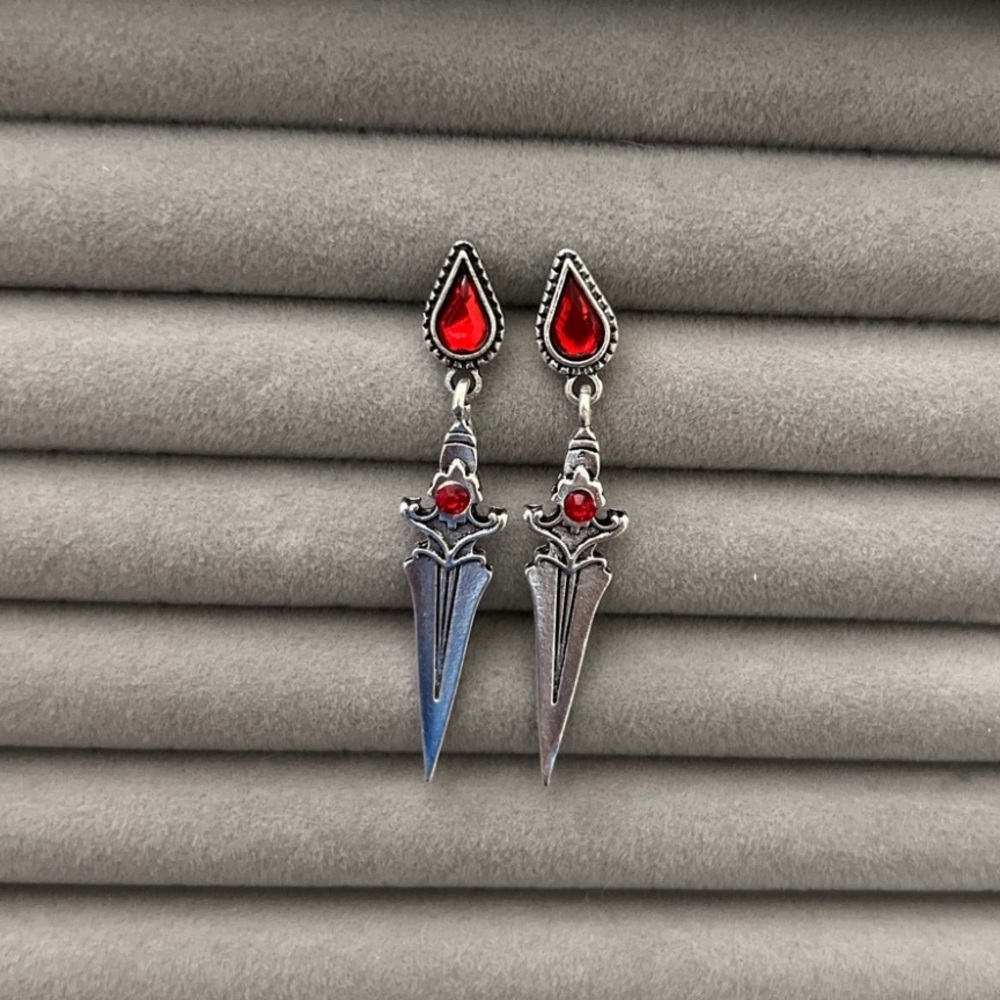 Beautiful red sword earrings - Picture 2 of 4